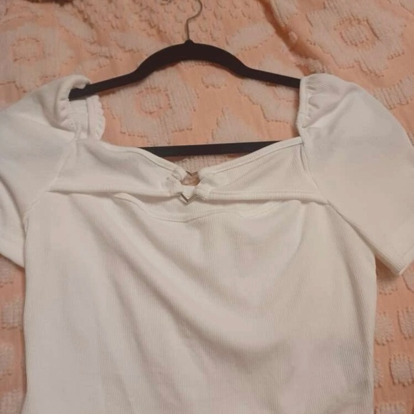 white top - Picture 2 of 2